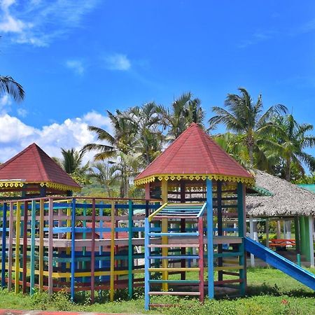 Puerto Blanco Marina & Hotel Luperón エクステリア 写真
