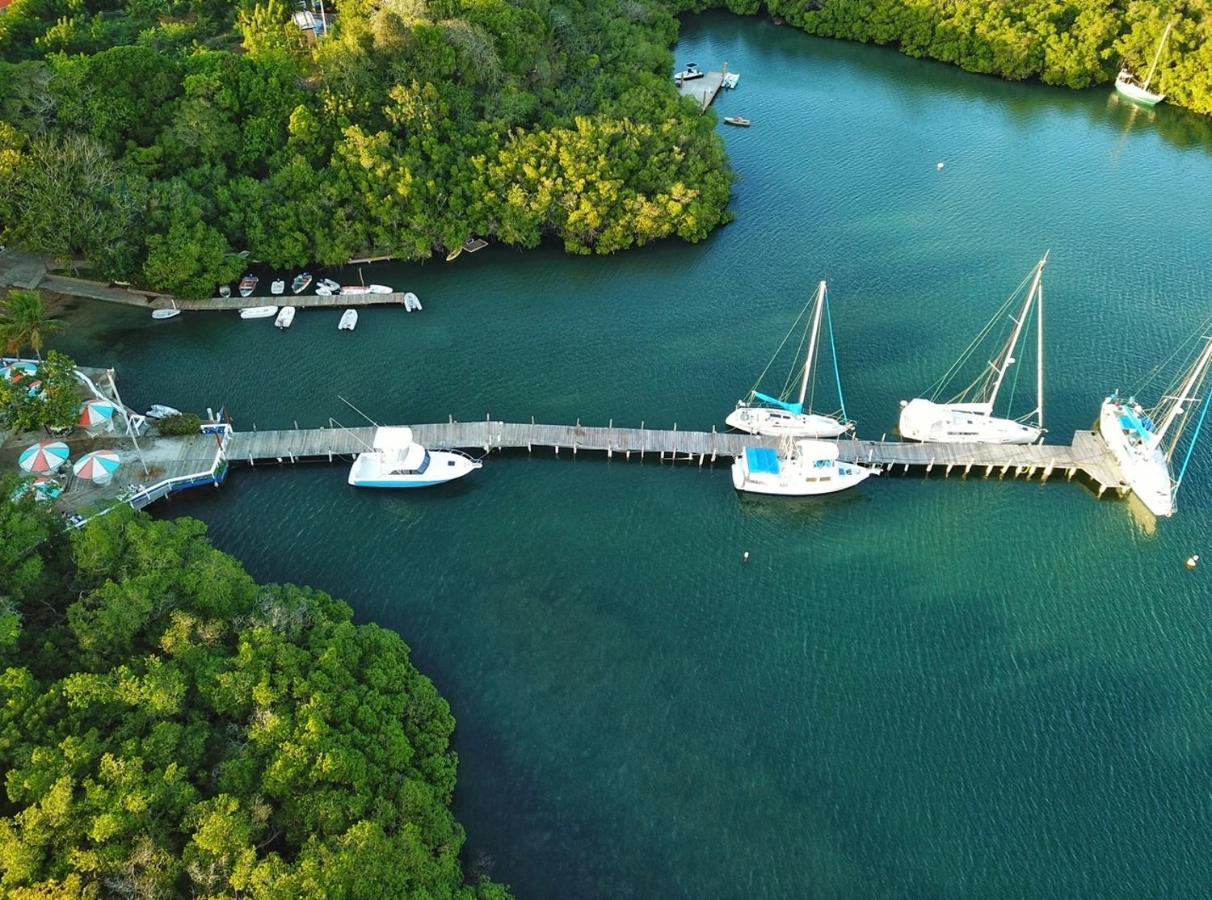 Puerto Blanco Marina & Hotel Luperón エクステリア 写真